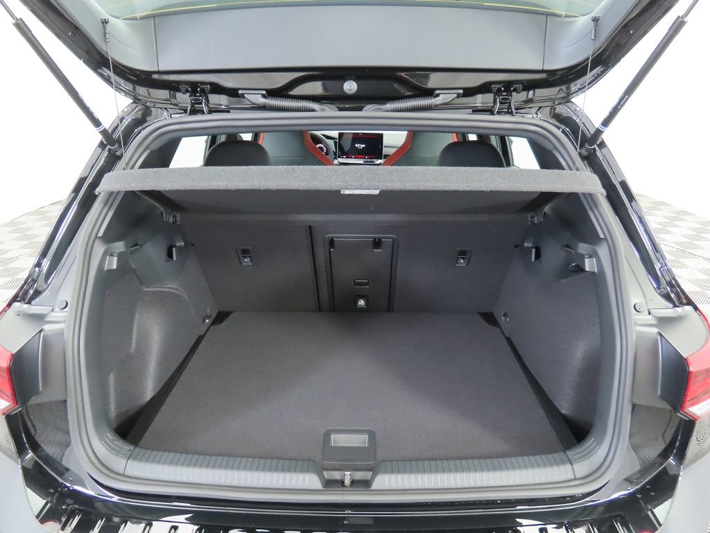 New 2026 Volkswagen GTI SE image 28