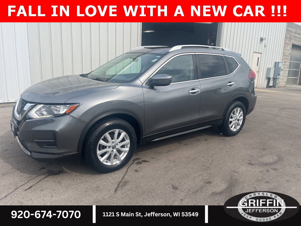 Used 2018 Nissan Rogue SV image 1