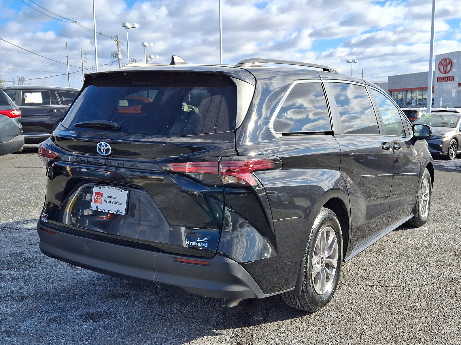 Certified 2022 Toyota Sienna LE image 7