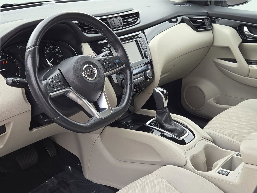 Used 2019 Nissan Rogue Sport SV w/ Technology Package image 17