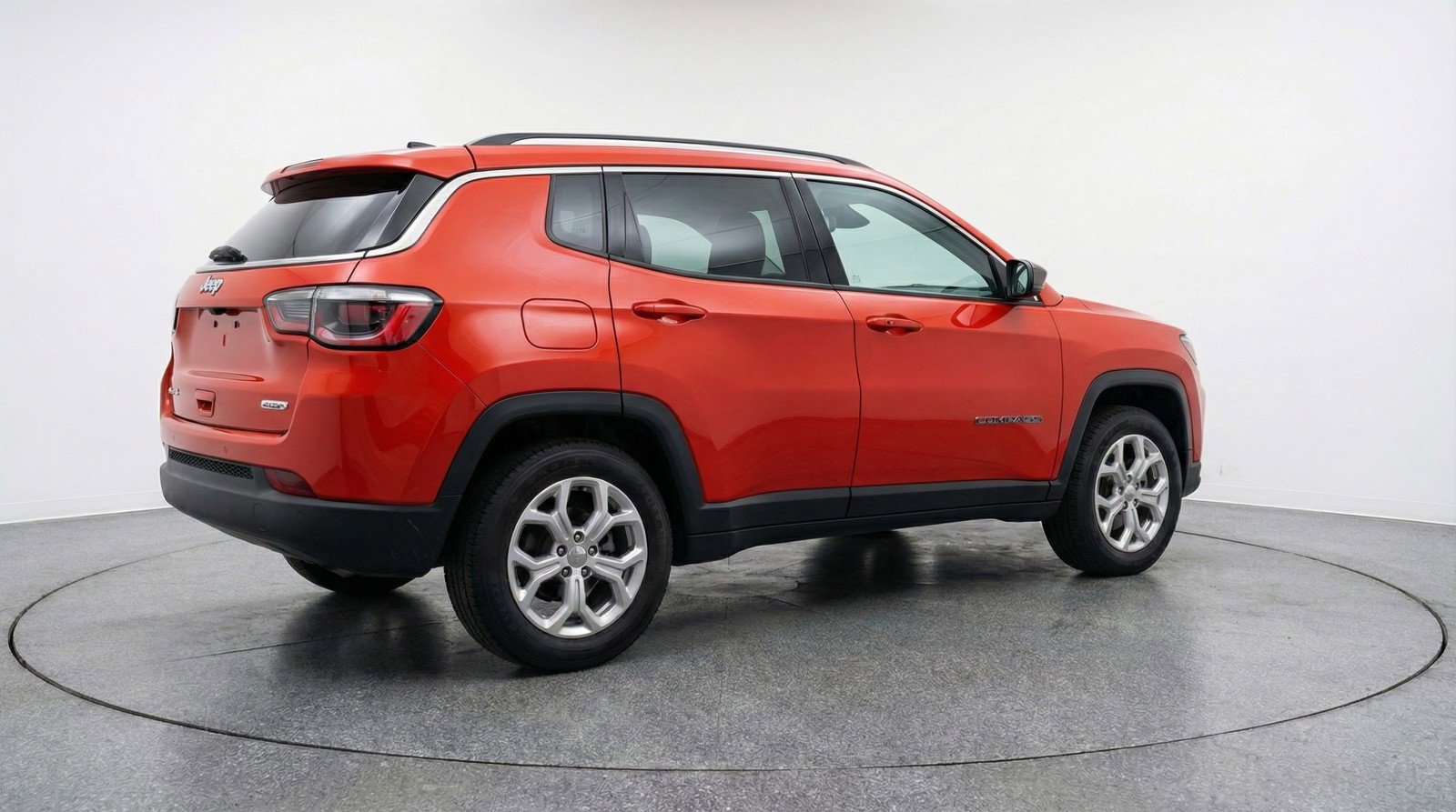 Used 2025 Jeep Compass Latitude image 9