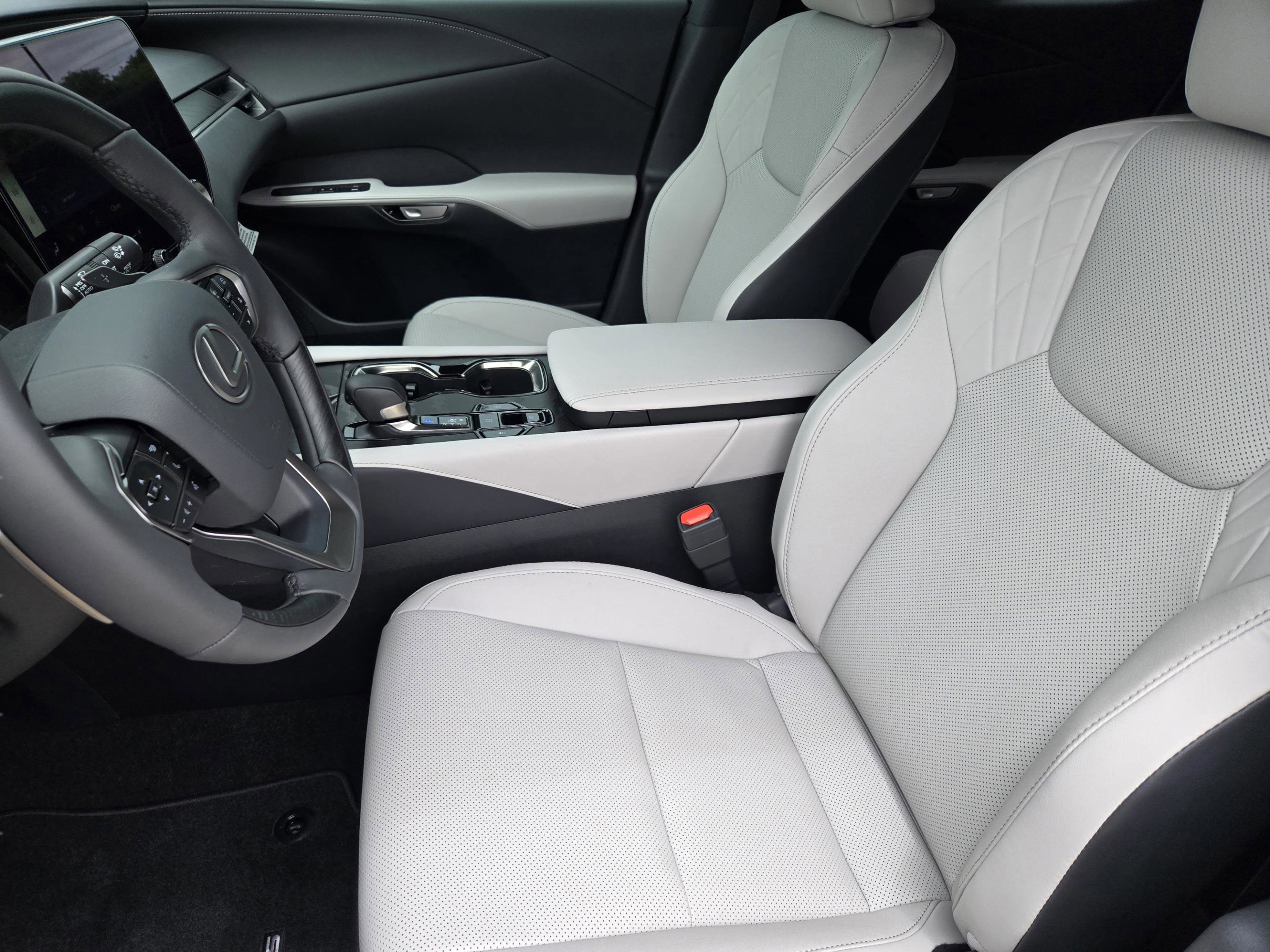 New 2026 Lexus RX 350 FWD image 5
