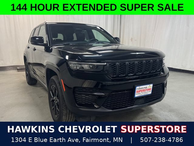 Used 2025 Jeep Grand Cherokee Altitude AWD/4WD image 1
