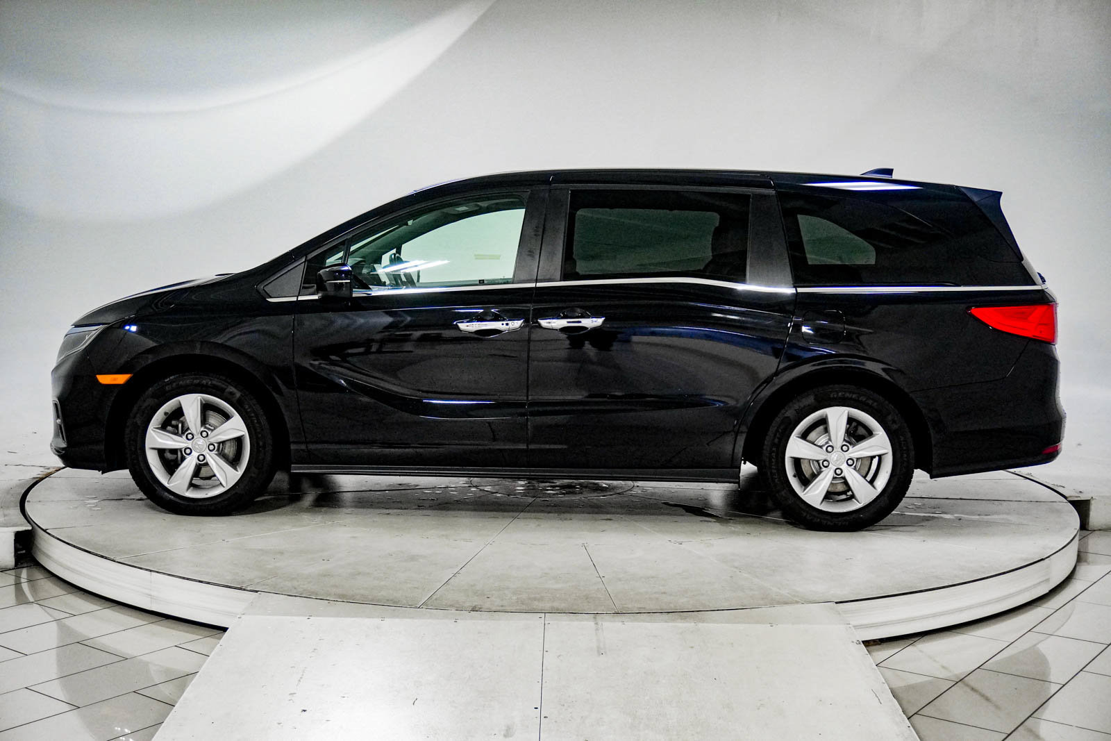 Used 2018 Honda Odyssey EX-L image 5
