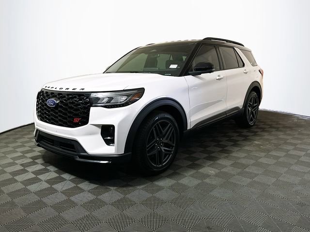 Used 2025 Ford Explorer ST RWD image 4