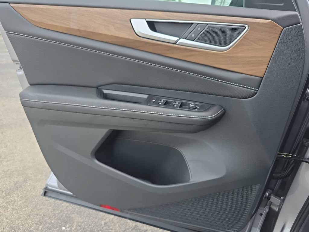 New 2026 Volkswagen Atlas SE FWD image 23
