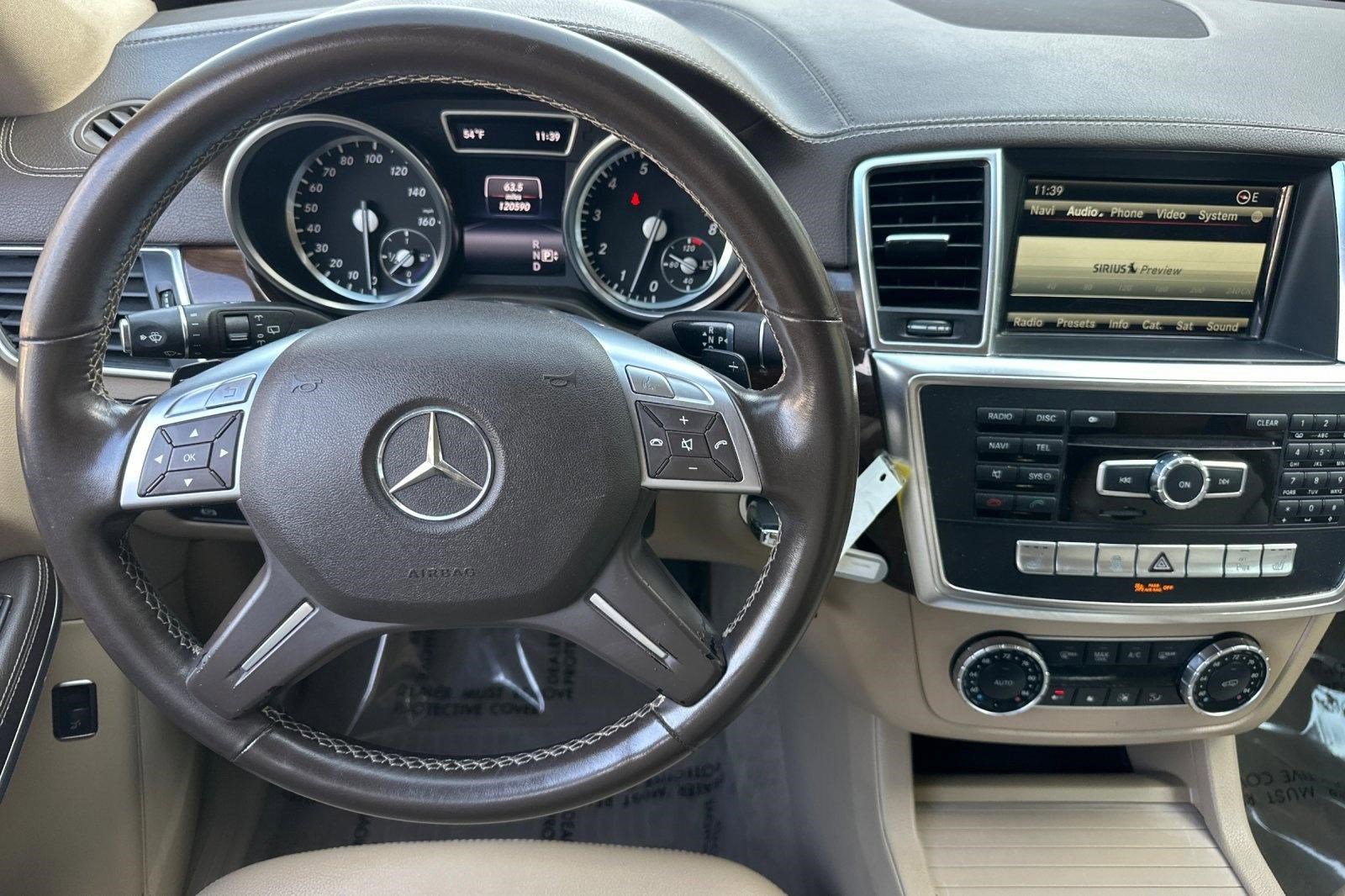 Used 2014 Mercedes-Benz GL 450 4MATIC image 30