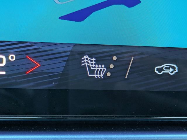 Used 2025 Chevrolet Equinox EV LT w/ Convenience Package image 20