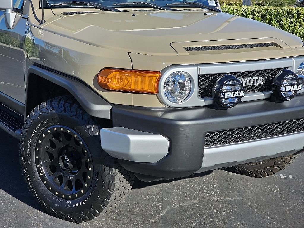 Used 2014 Toyota FJ Cruiser 4WD w/ Upgrade Package image 6