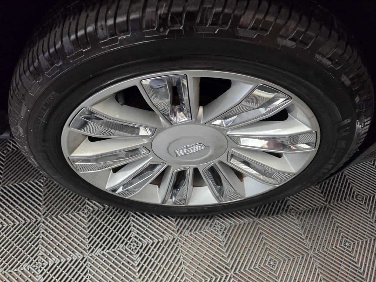 Used 2017 Cadillac Escalade Platinum RWD image 39