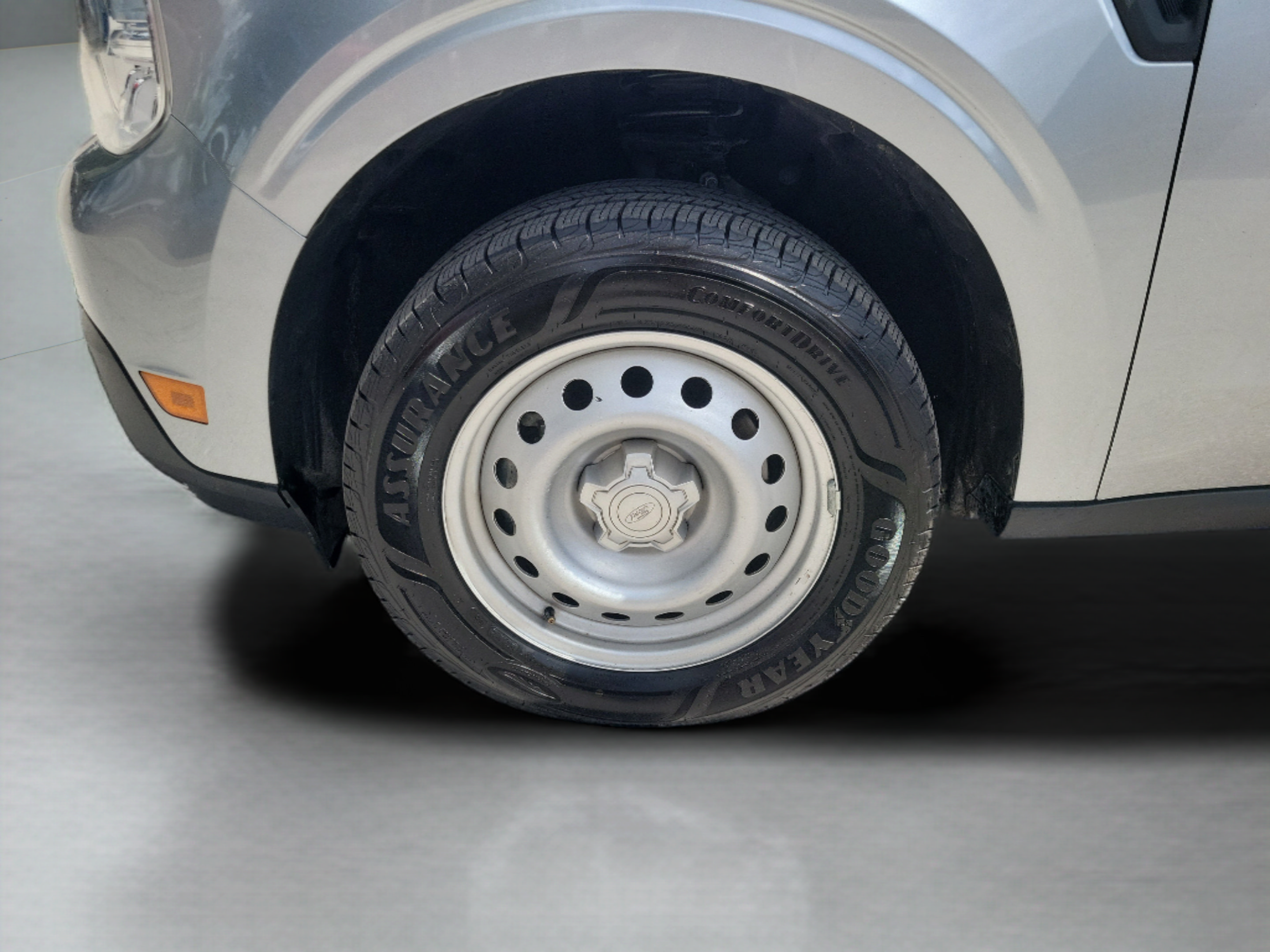 Used 2023 Ford Maverick XL FWD image 6