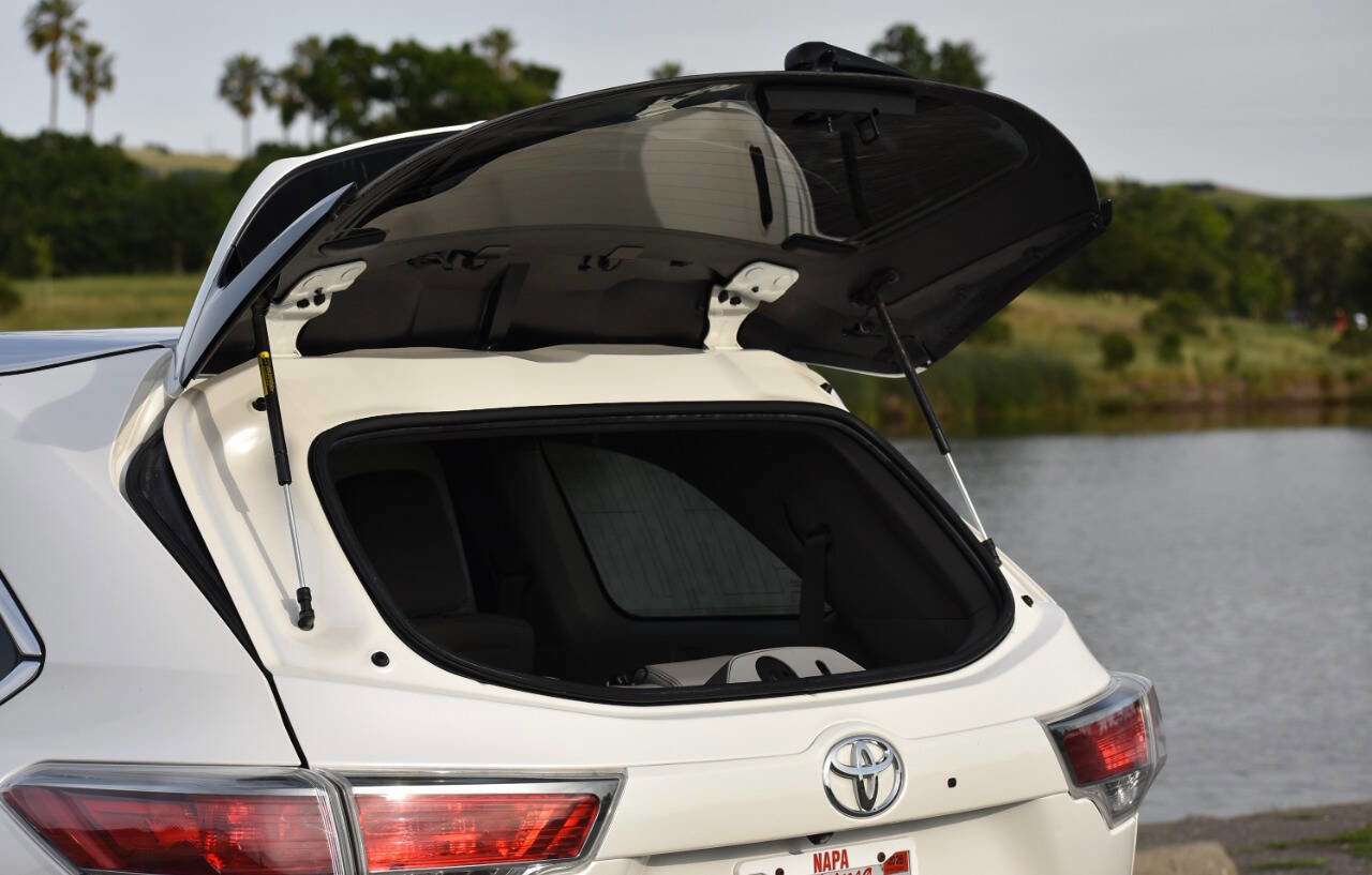 Used 2015 Toyota Highlander XLE AWD/4WD image 15