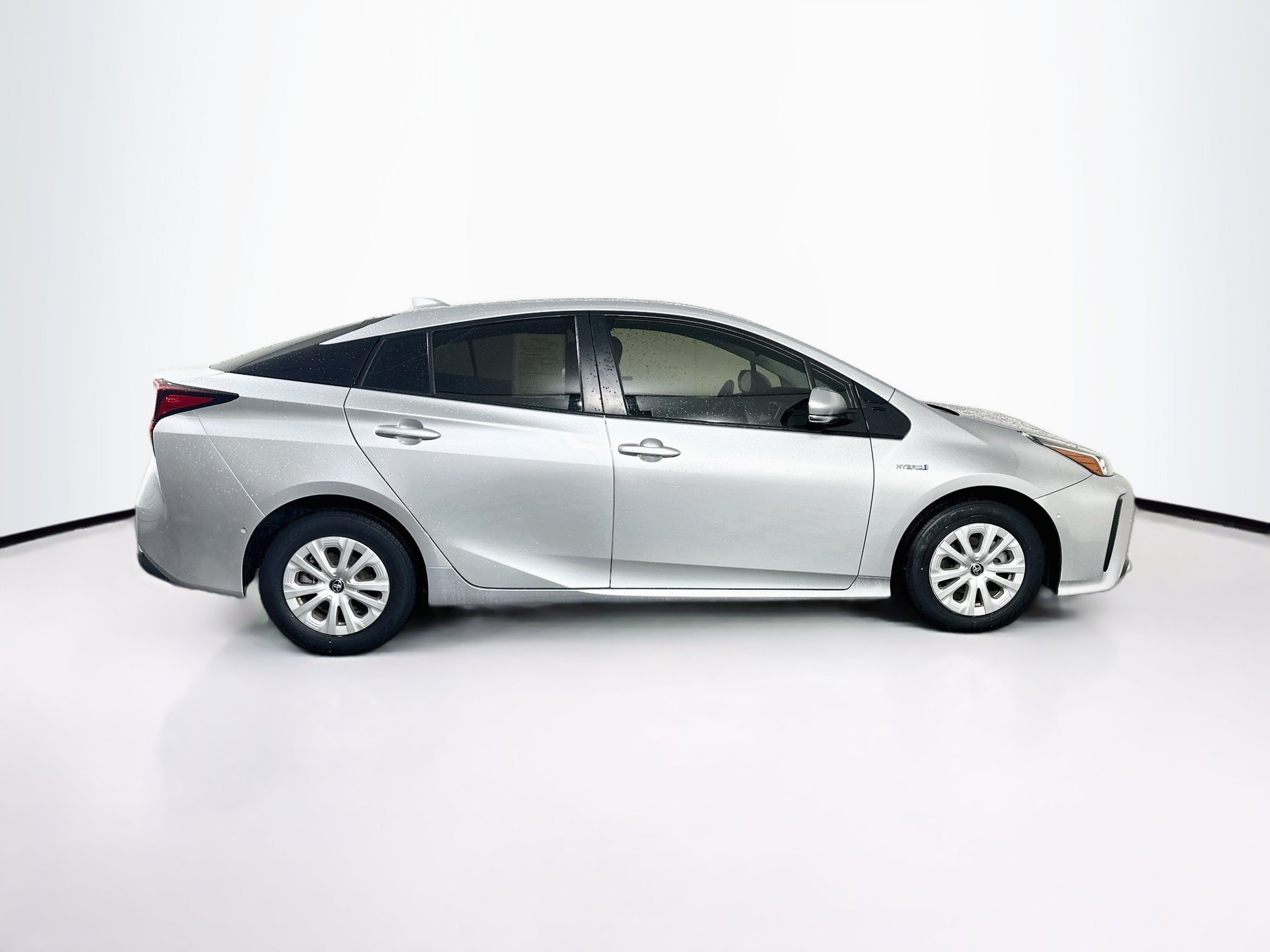 Used 2020 Toyota Prius LE FWD image 10