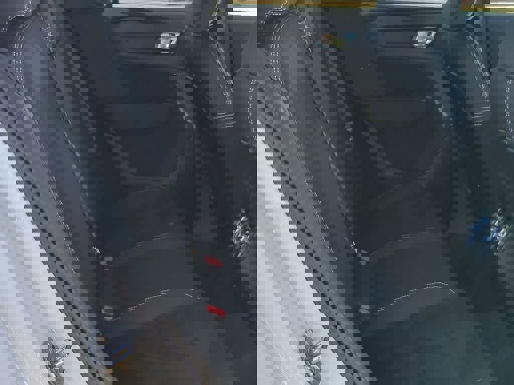 Used 2026 Volvo XC40 B5 Ultra w/ Climate Package image 19