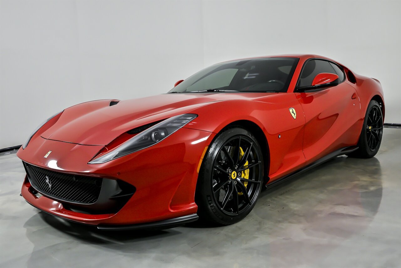Used 2018 Ferrari 812 Superfast RWD image 5