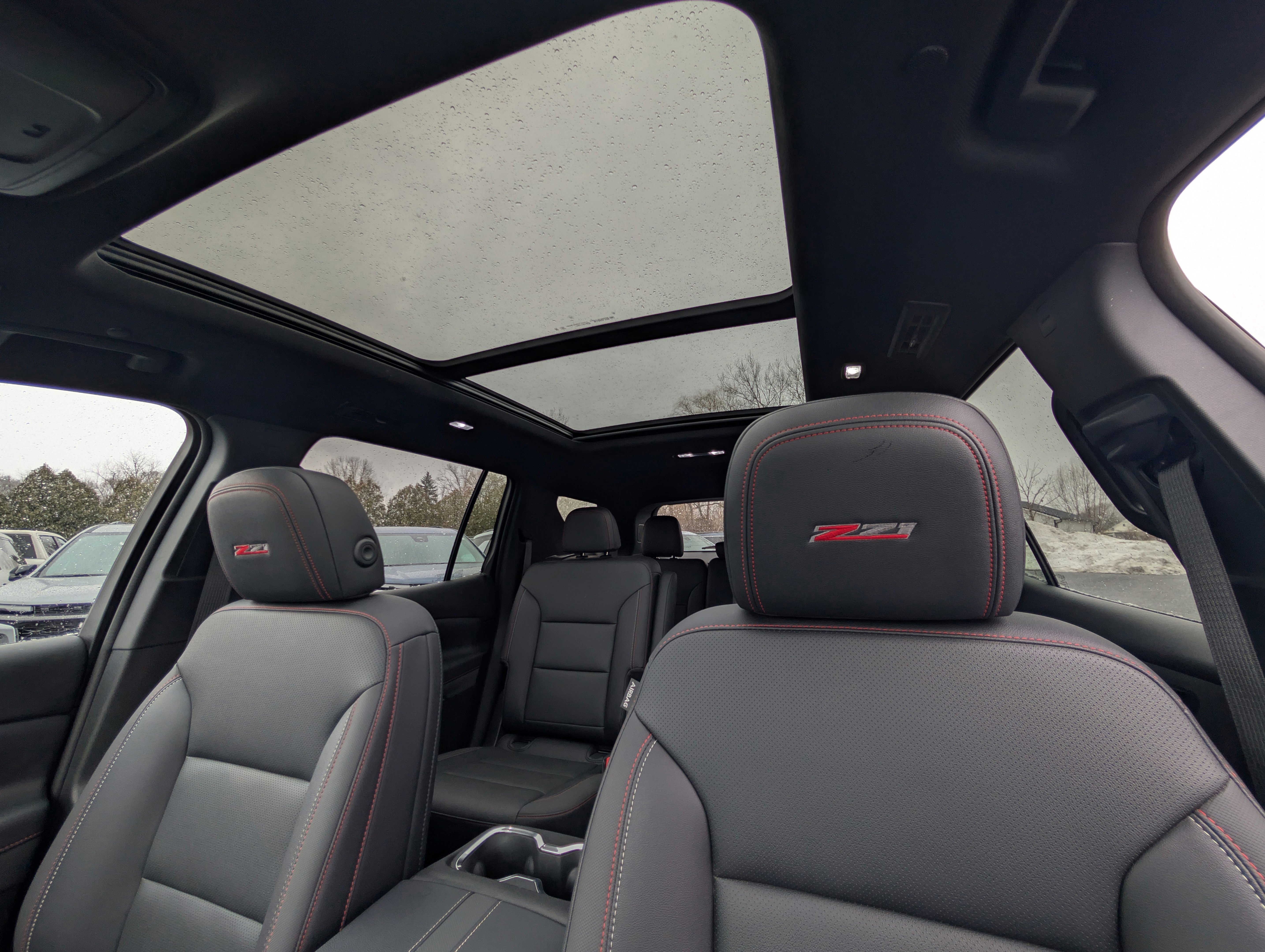 Used 2025 Chevrolet Traverse Z71 image 7