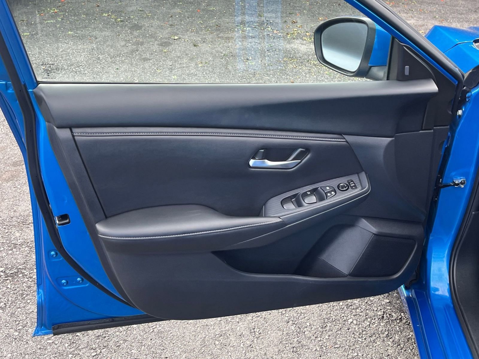 Used 2025 Nissan Sentra SV FWD image 18