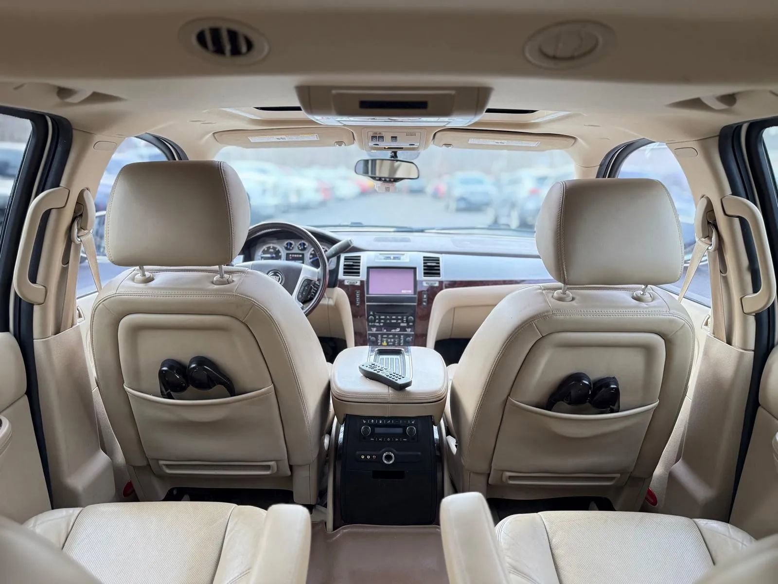 Used 2013 Cadillac Escalade Premium image 14