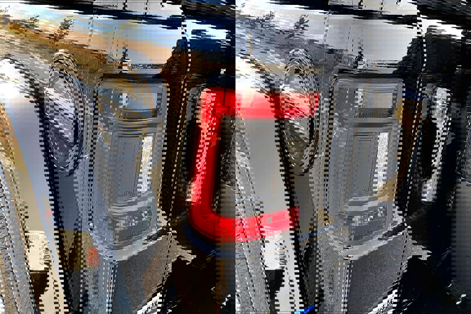 Used 2022 Jeep Wrangler Unlimited Sahara image 24