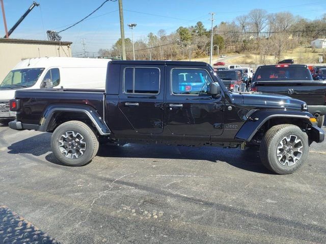 New 2025 Jeep Gladiator Sport w/ Premium Package AWD/4WD image 4