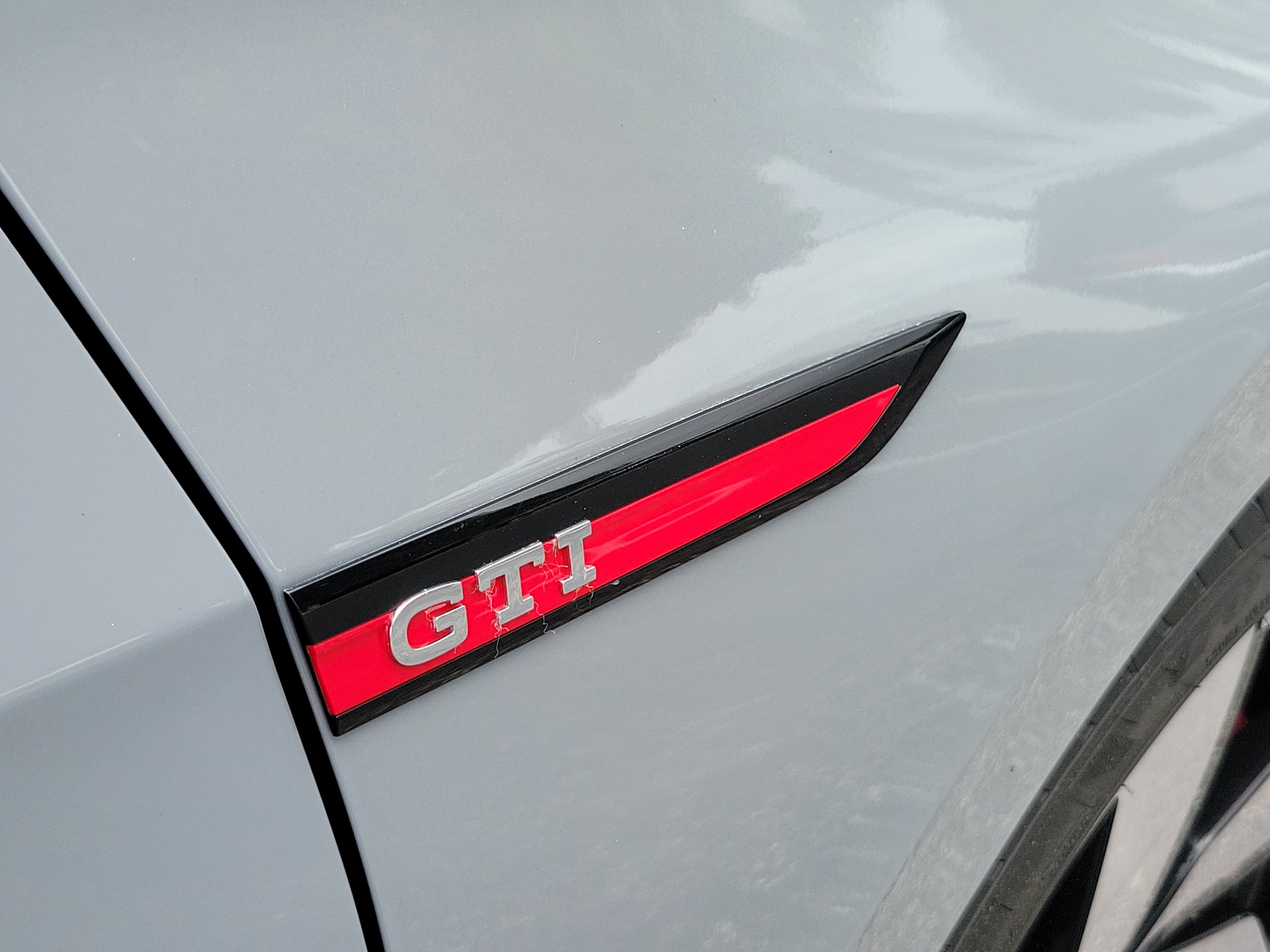 Certified 2023 Volkswagen GTI SE FWD image 9