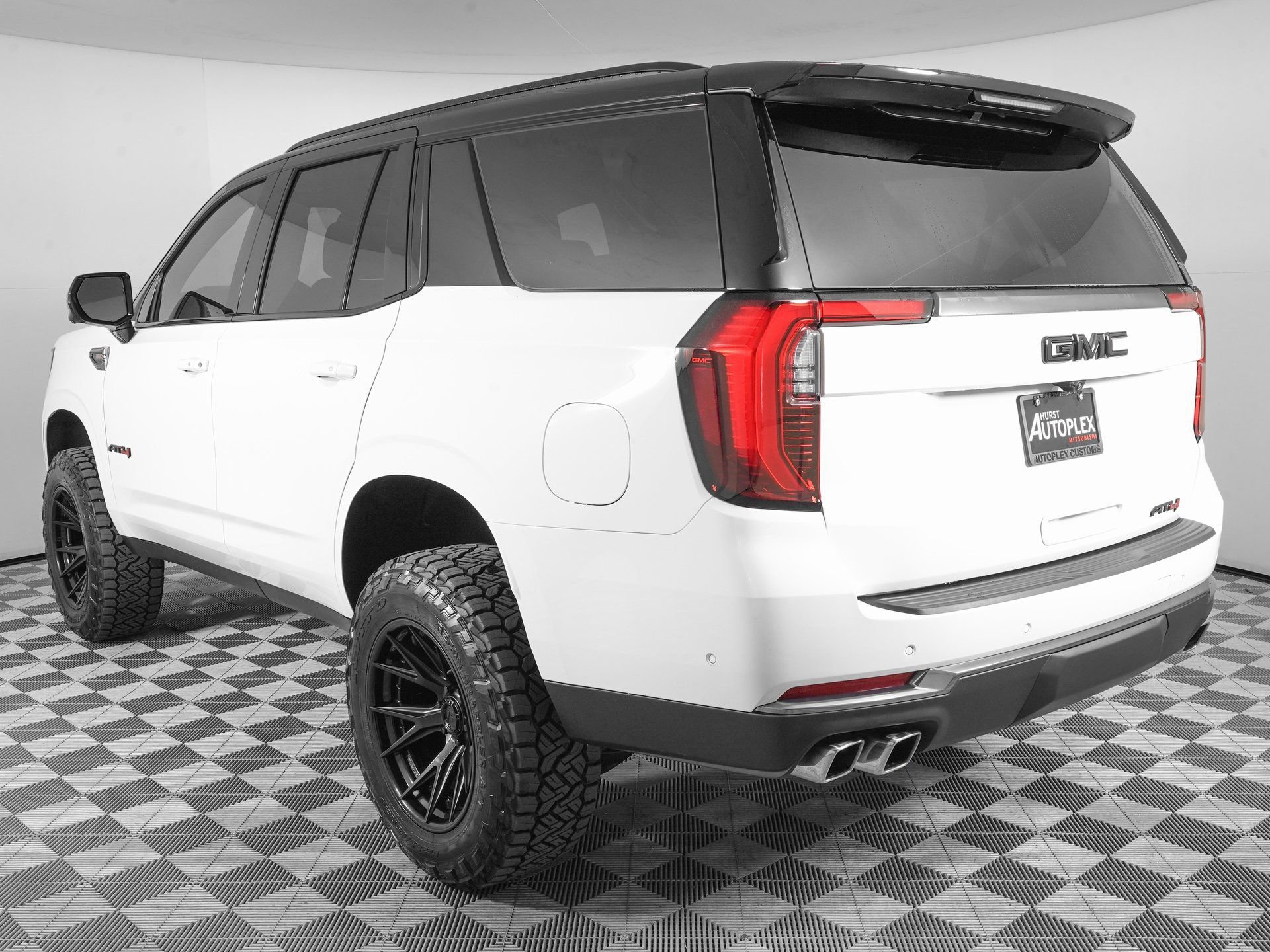 Used 2026 GMC Yukon AT4 image 8