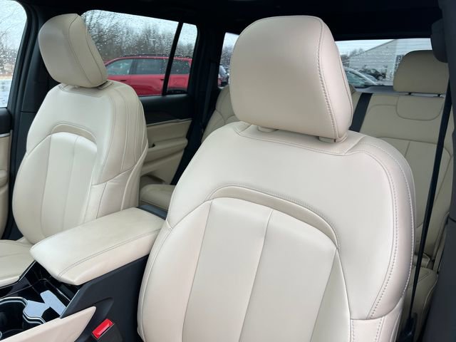 Certified 2023 Jeep Grand Cherokee Limited image 15