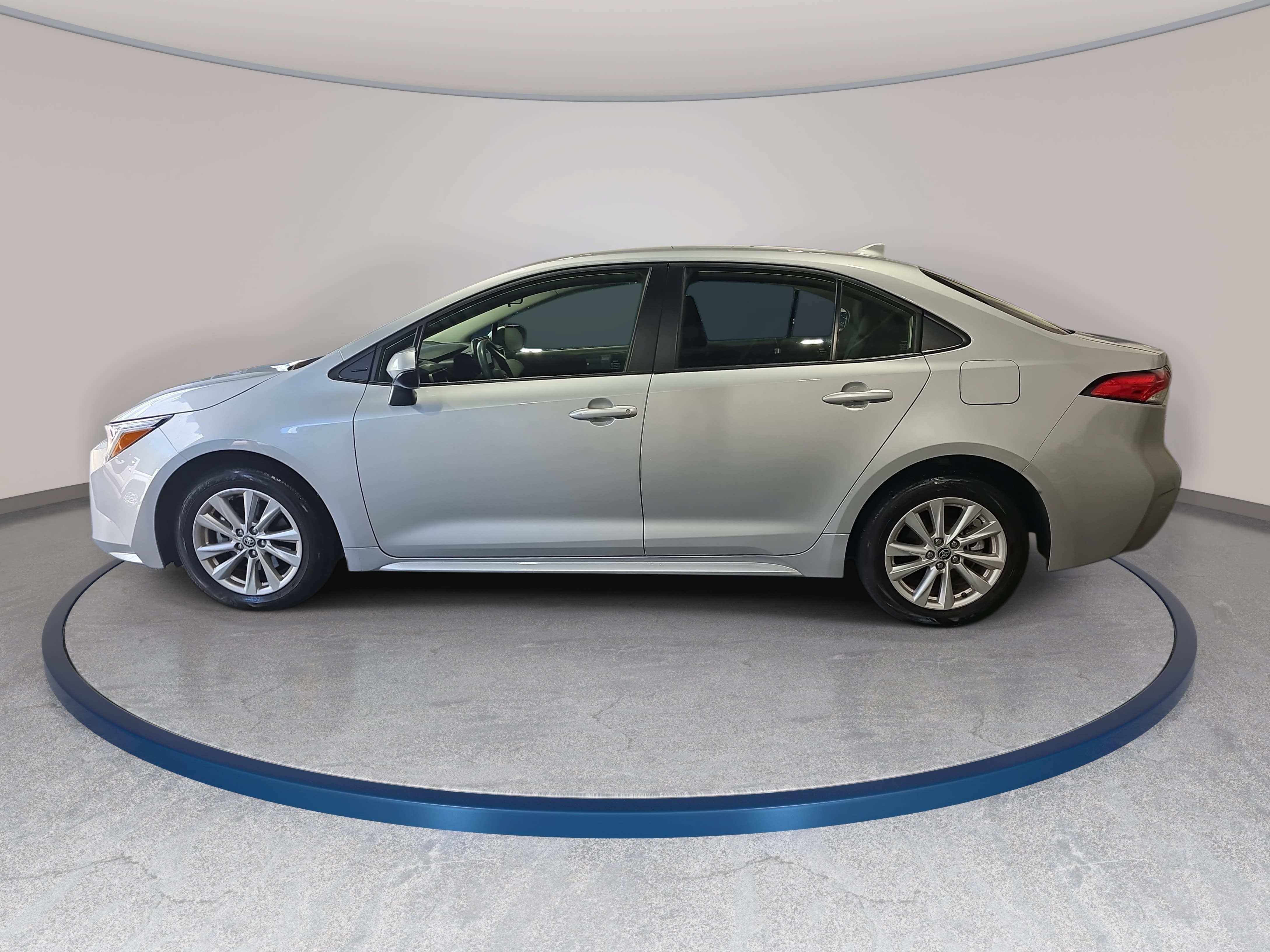 Used 2025 Toyota Corolla LE w/ LE Premium Package FWD image 8
