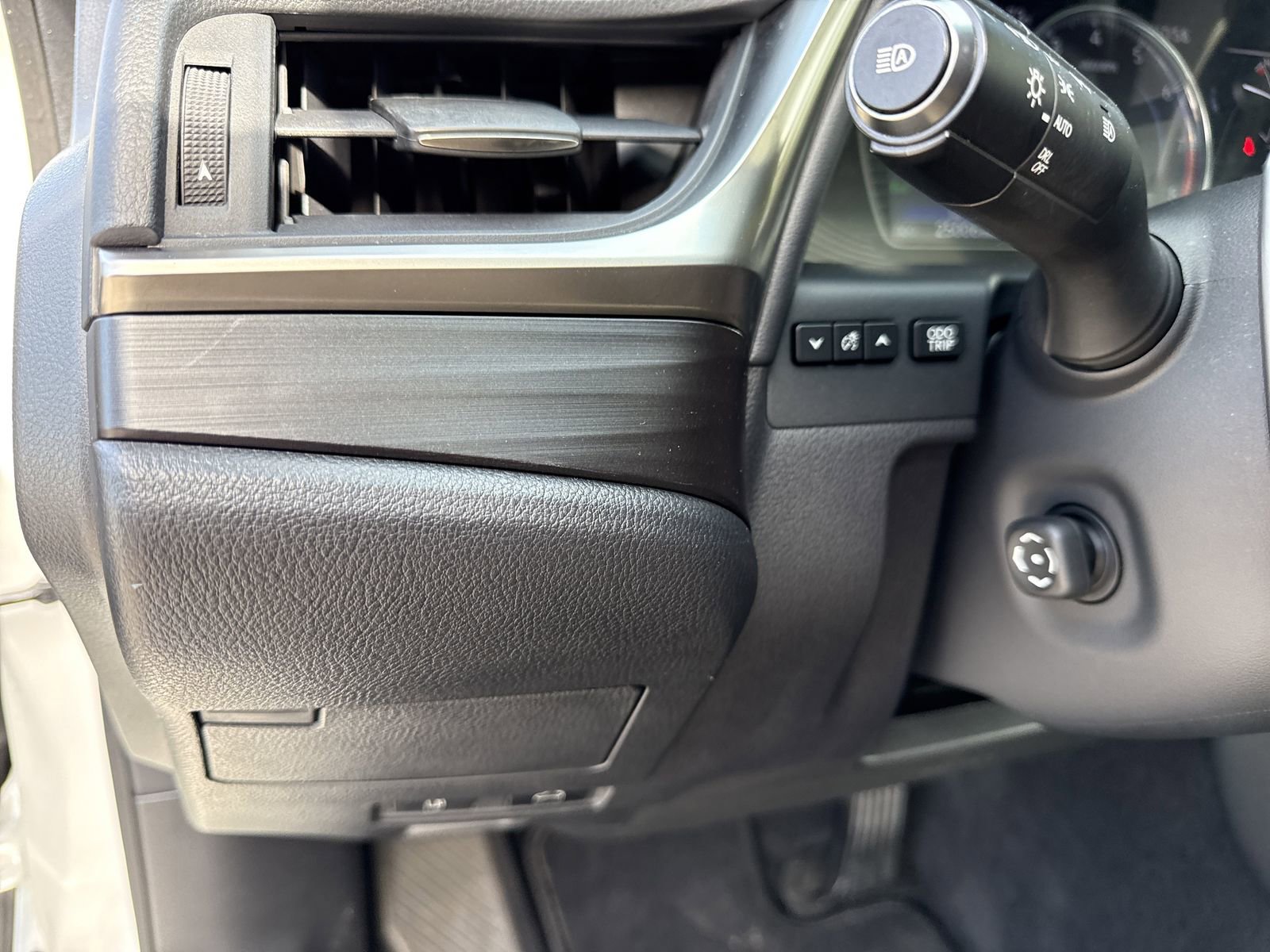 Used 2019 Lexus ES 350 w/ Premium Package image 17