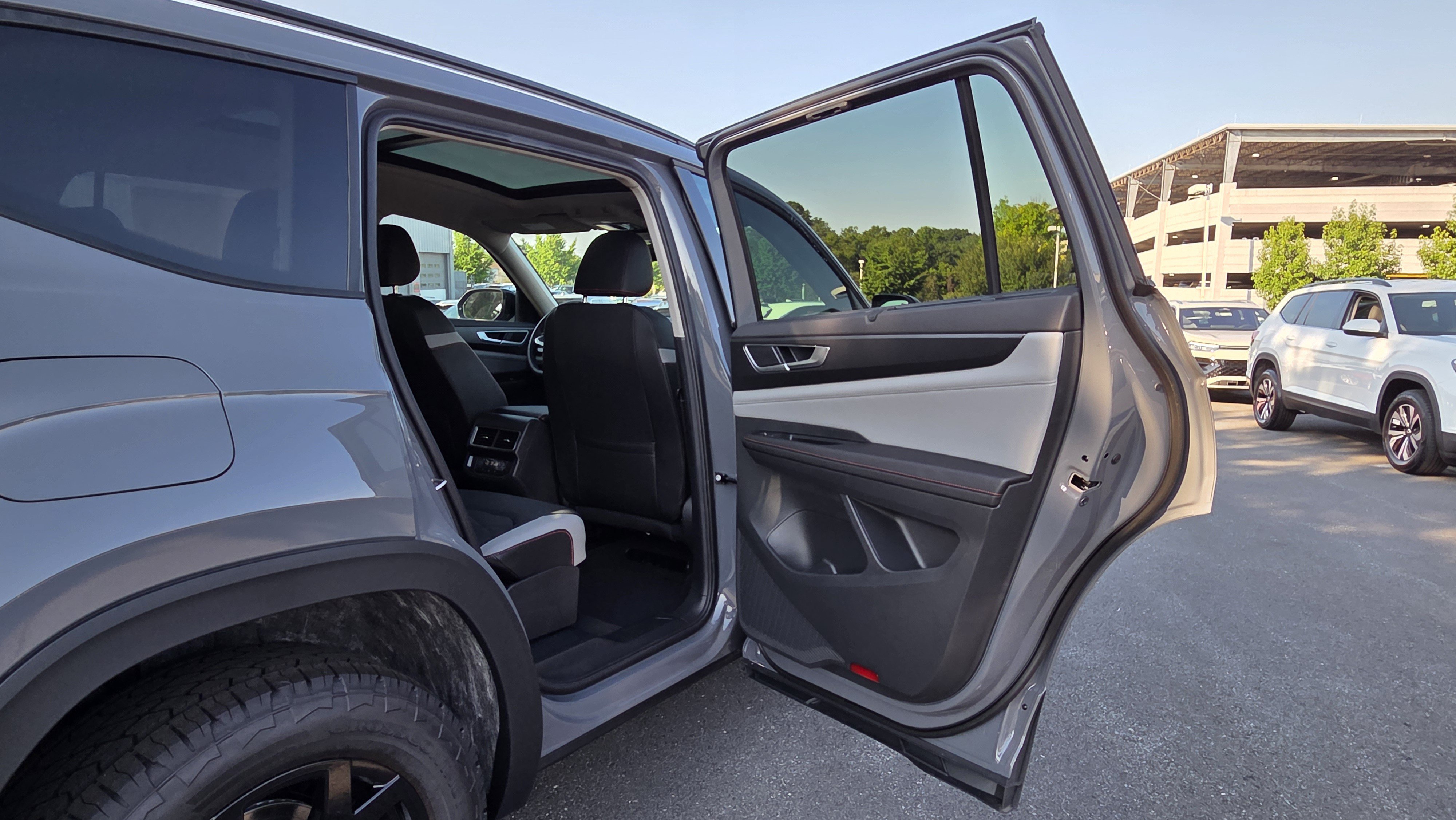 New 2026 Volkswagen Atlas Peak Edition AWD/4WD image 33