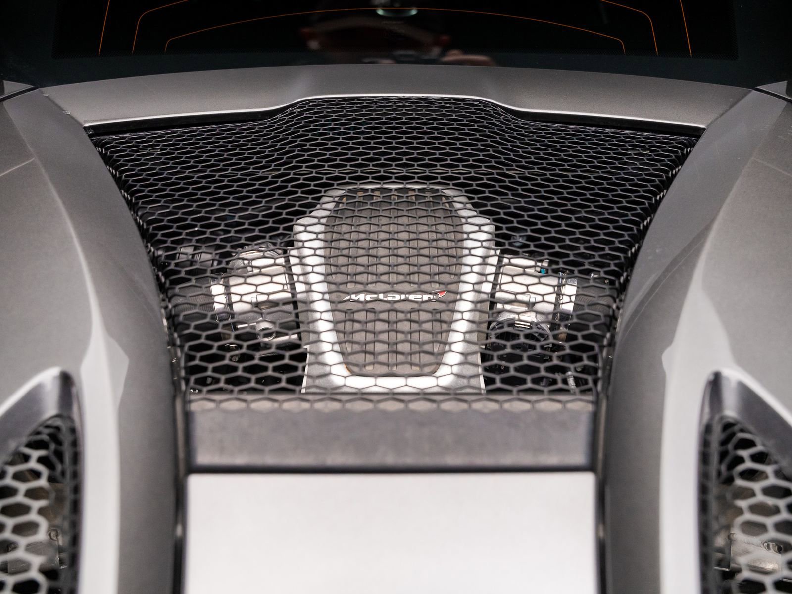 Used 2016 McLaren 570S Coupe RWD image 38
