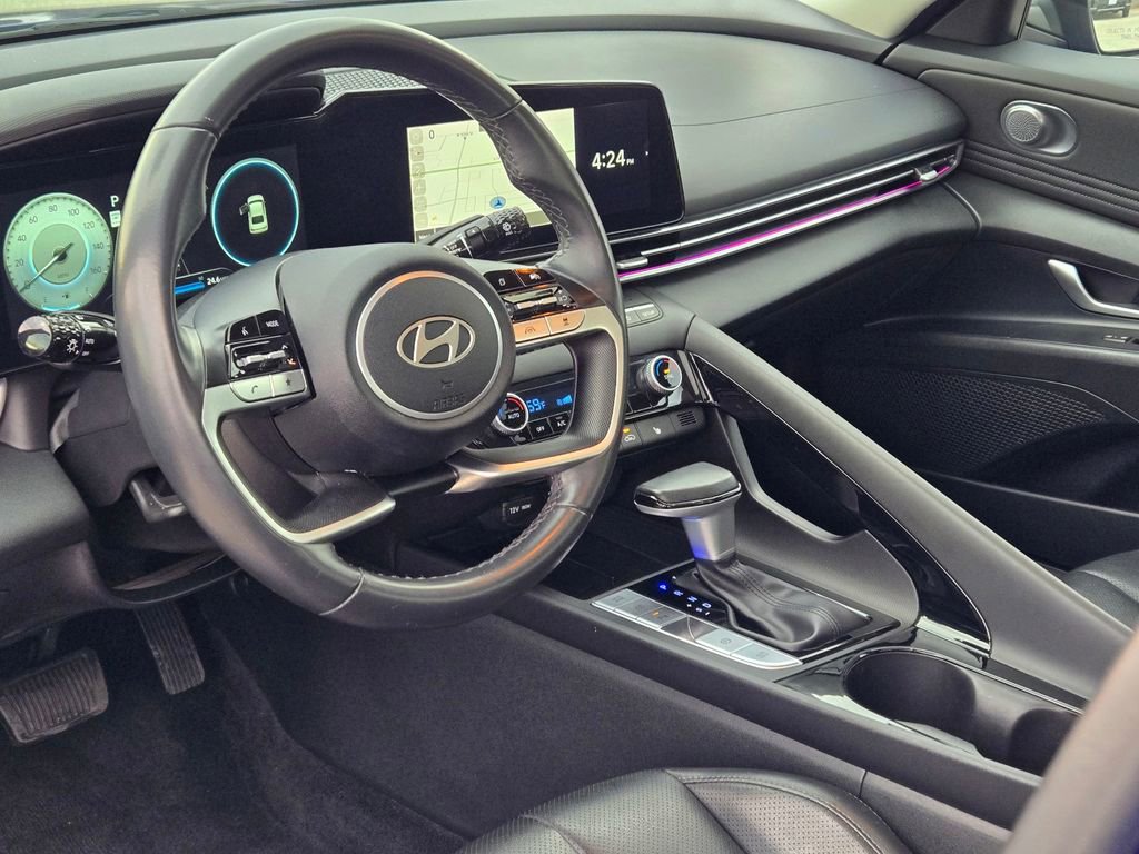 Used 2024 Hyundai Elantra Limited image 30