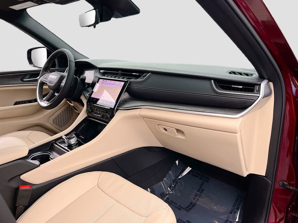 Certified 2025 Jeep Grand Cherokee Limited w/ Luxury Tech Group II image 29