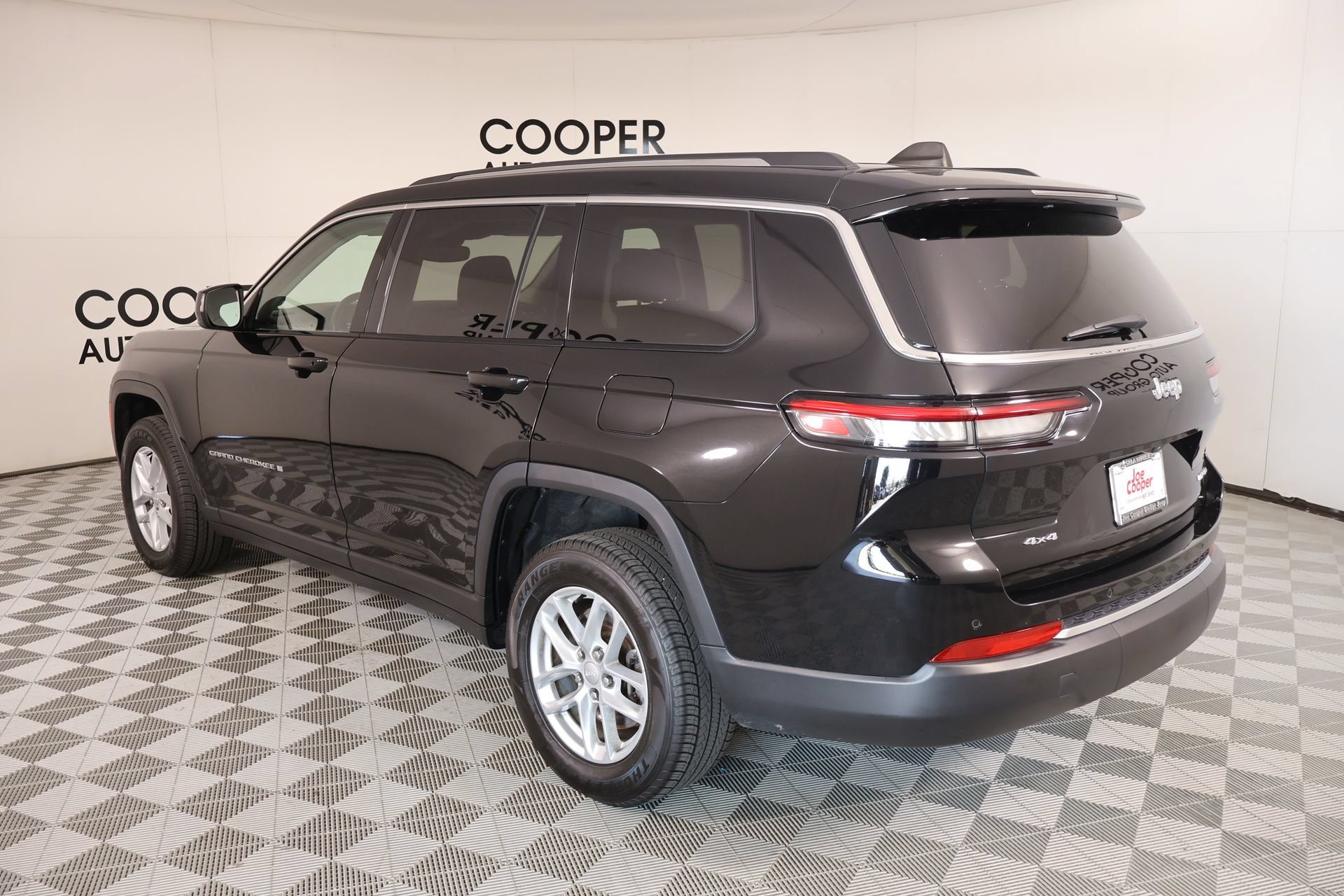Used 2023 Jeep Grand Cherokee L Laredo AWD/4WD image 22
