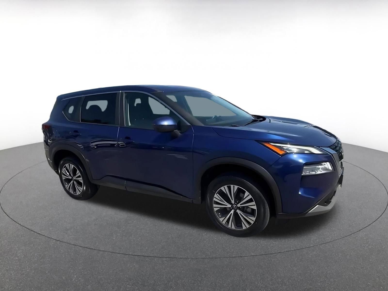 Used 2023 Nissan Rogue SV FWD image 2