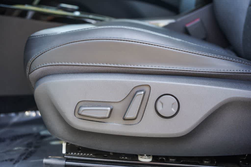 Used 2024 Kia Niro Wave FWD image 23