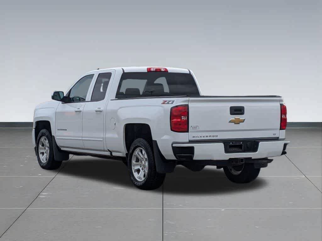 Used 2018 Chevrolet Silverado 1500 LT w/ All Star Edition AWD/4WD image 3
