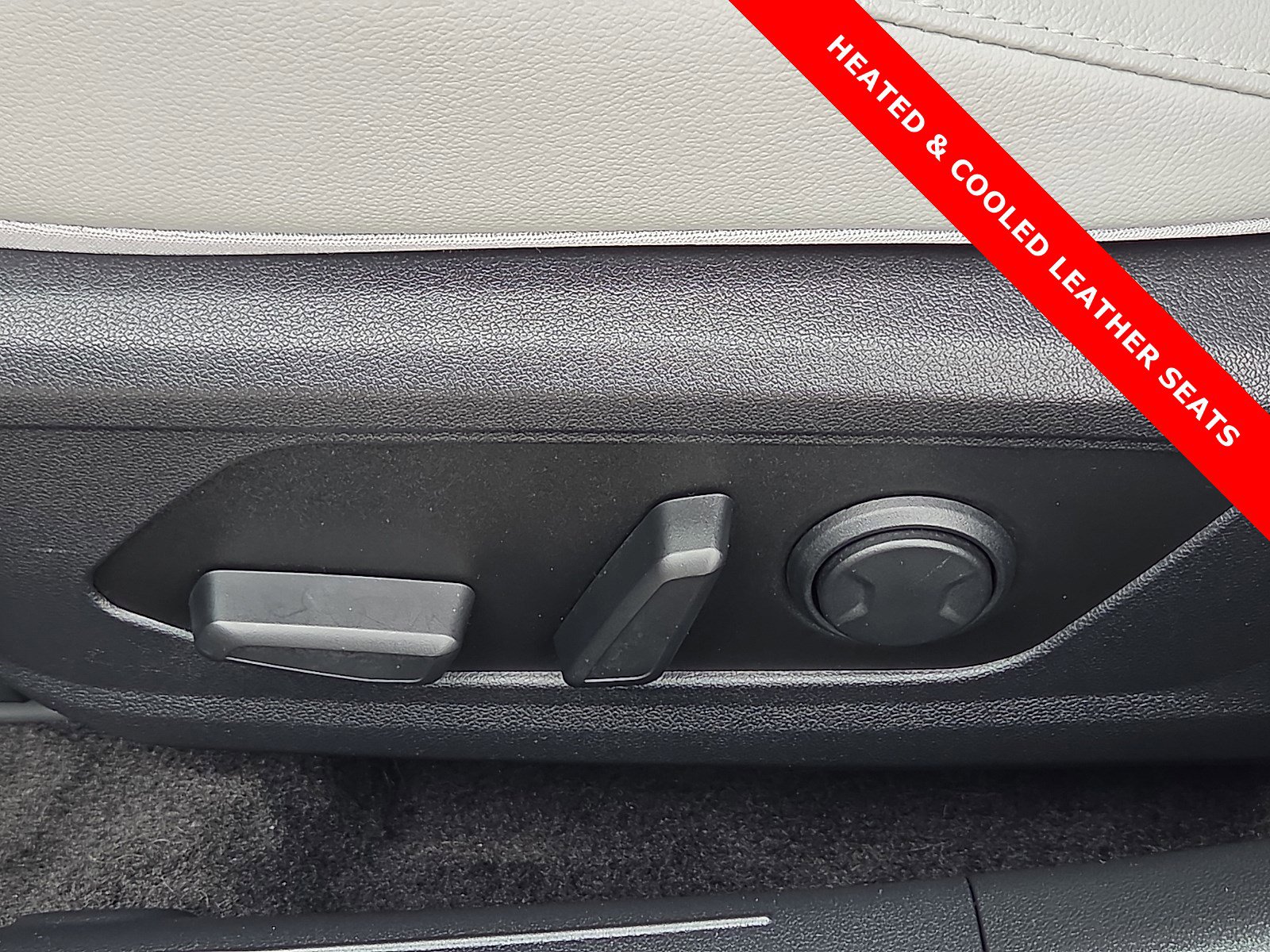 Used 2024 Hyundai Elantra Limited image 14