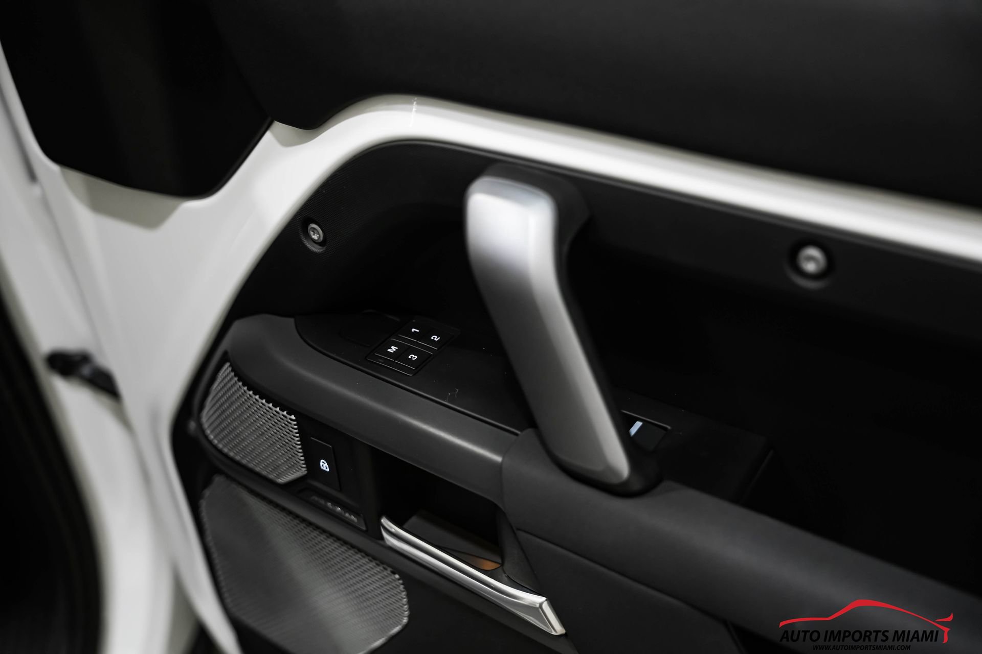 Used 2023 Land Rover Defender 130 X-Dynamic SE image 48