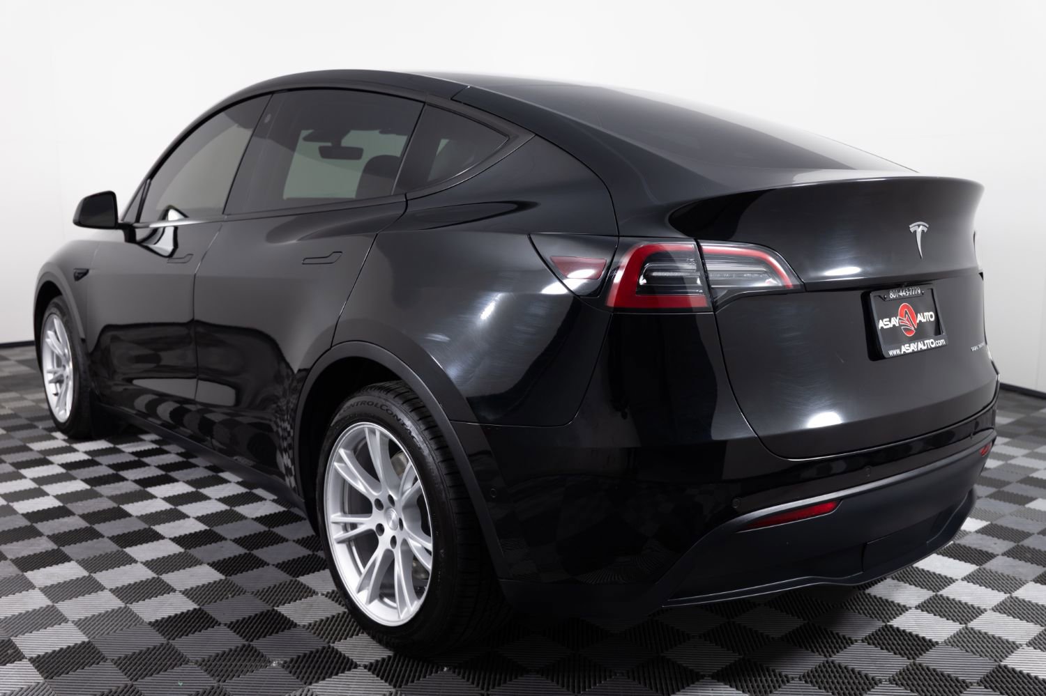 Used 2021 Tesla Model Y Long Range AWD/4WD image 4