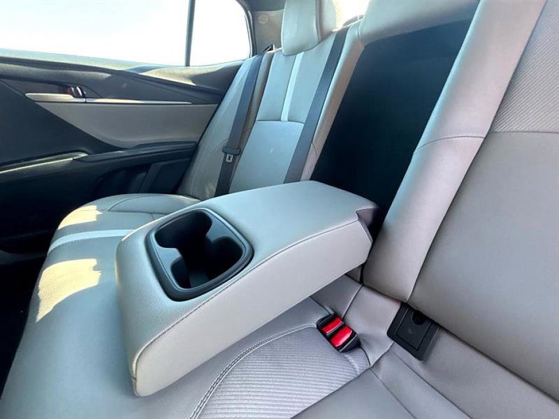 Used 2025 Toyota Camry SE image 34