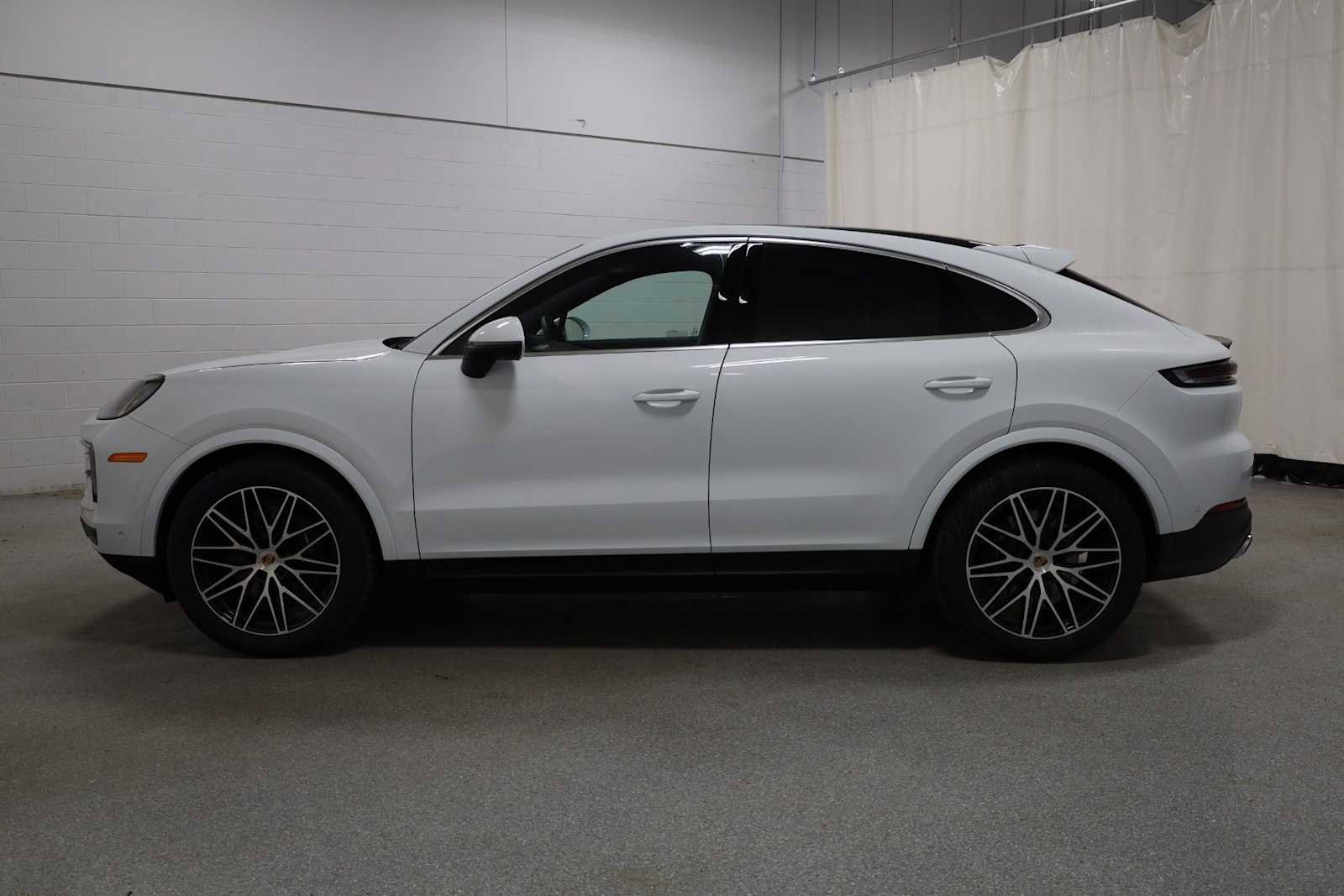 New 2026 Porsche Cayenne Coupe AWD/4WD video 2