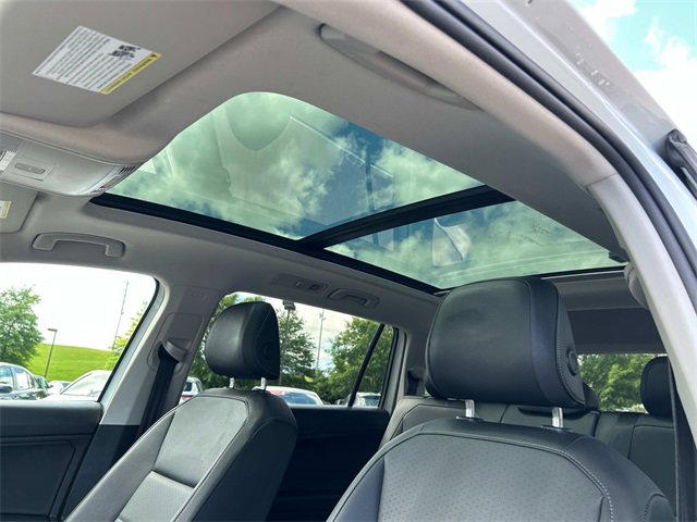 Used 2020 Volkswagen Tiguan SE w/ Panoramic Sunroof Package image 22