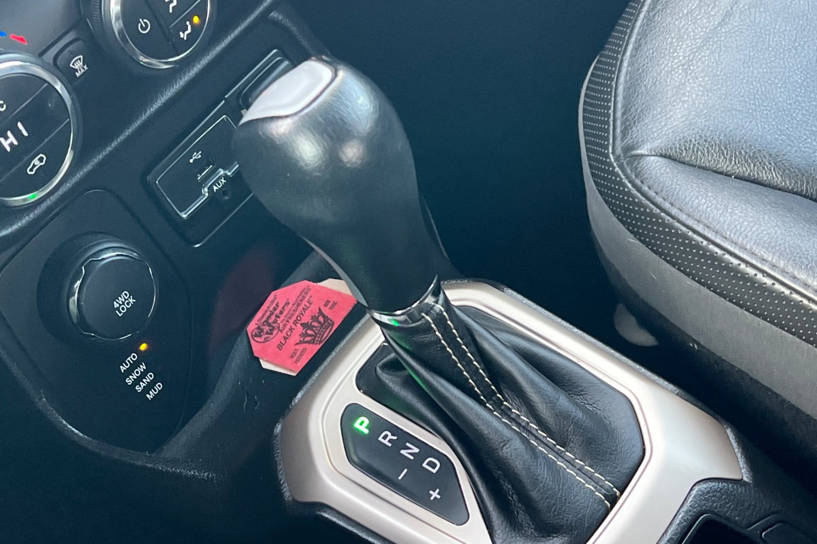 Used 2016 Jeep Renegade Limited image 18