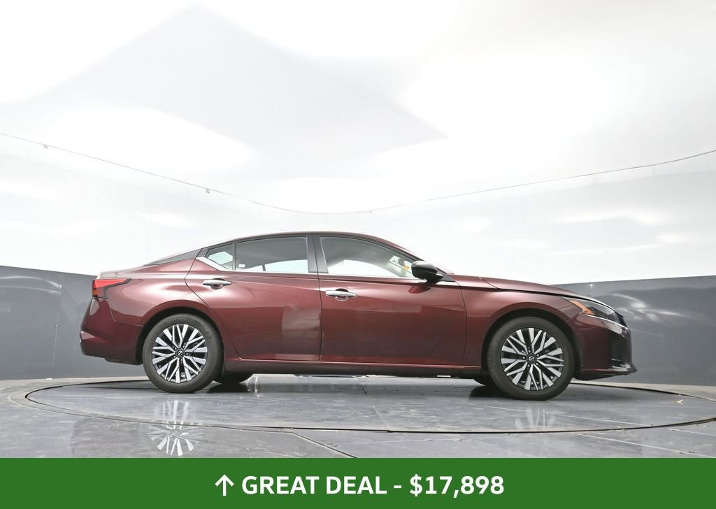 Used 2024 Nissan Altima 2.5 SV image 50