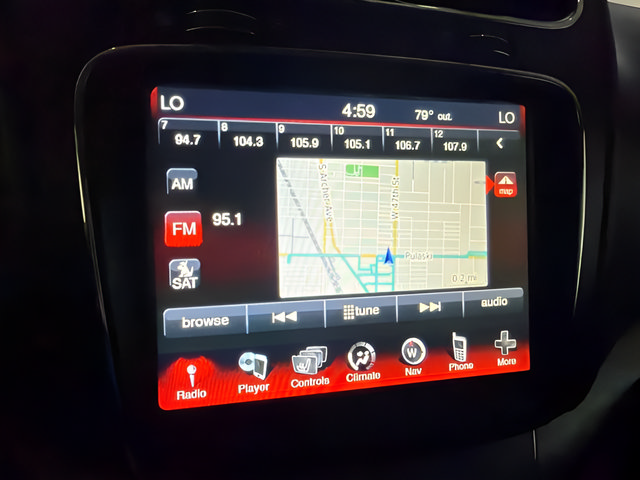 Used 2018 Dodge Journey Crossroad w/ Nav & Sun Group AWD/4WD image 22