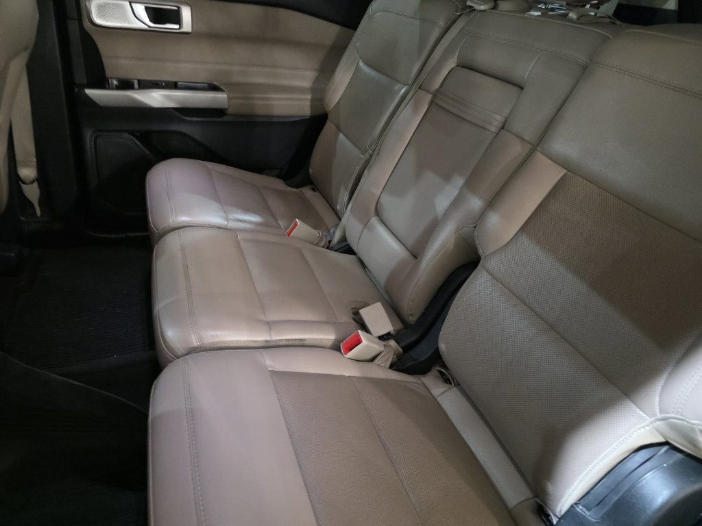 Used 2023 Ford Explorer Limited w/ Limited Technology Package AWD/4WD image 14