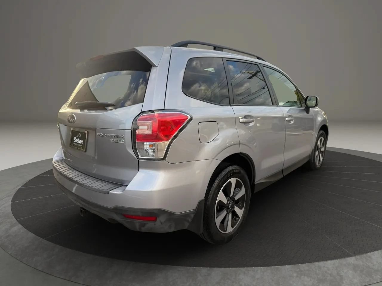 Used 2017 Subaru Forester 2.5i Premium w/ Protection Package #1 AWD/4WD image 5
