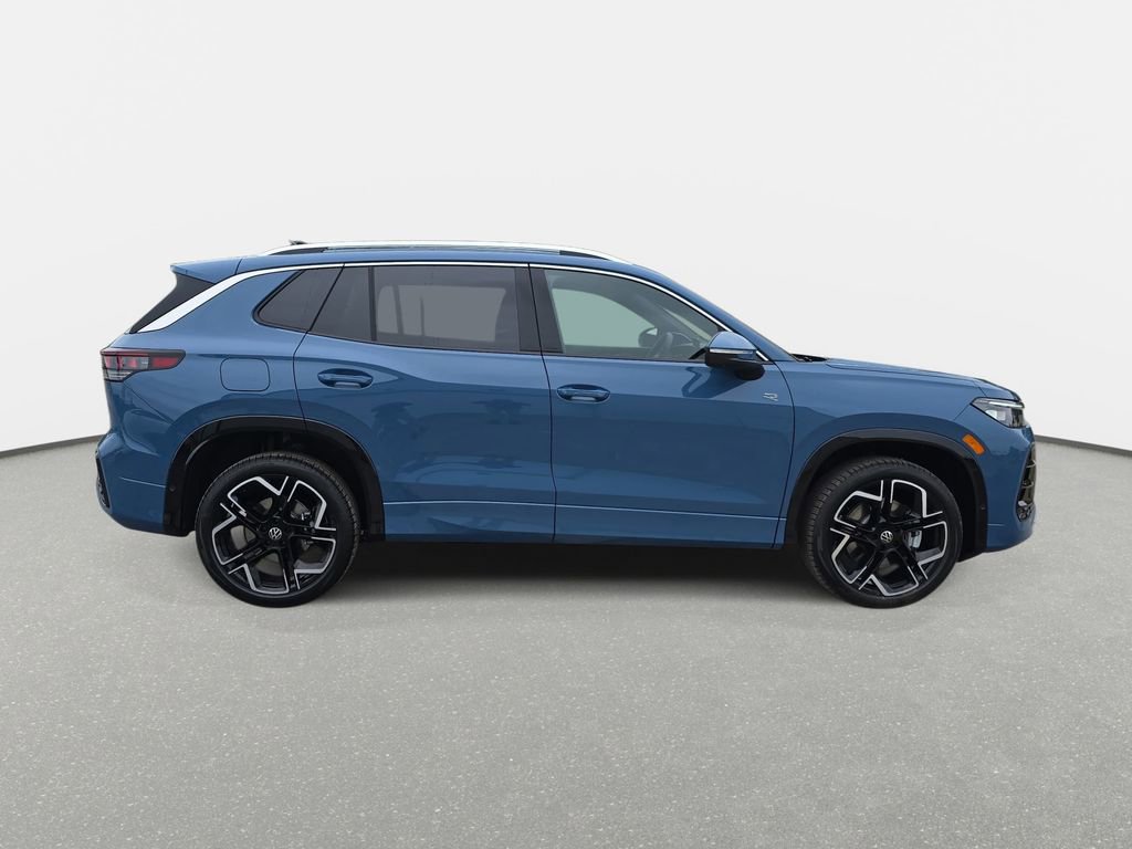 New 2026 Volkswagen Tiguan SEL R-Line AWD/4WD image 4