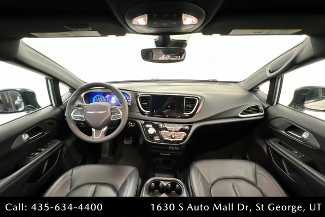 Used 2025 Chrysler Pacifica Select FWD image 9